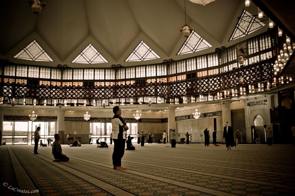 Мусульманская национальная мечеть (Masjid Negara)